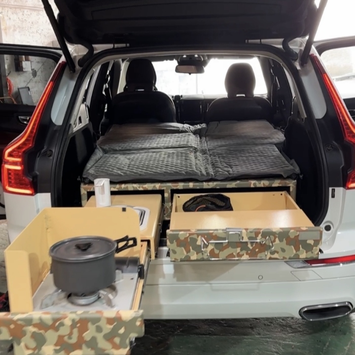 Volvo XC60 with Regular Metal Camper Box